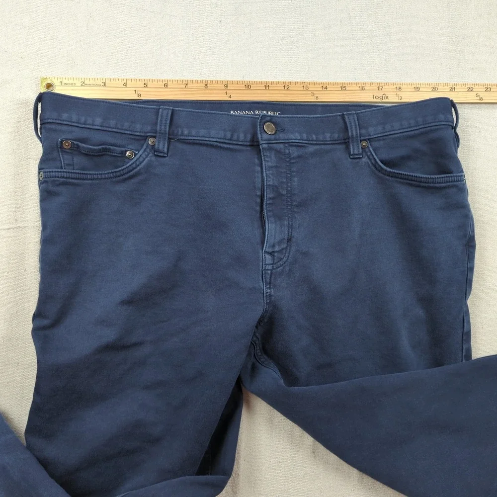 Banana Republic Jeans Mens 42x34 Blue Traveler Athletic Taper Casual Stretch